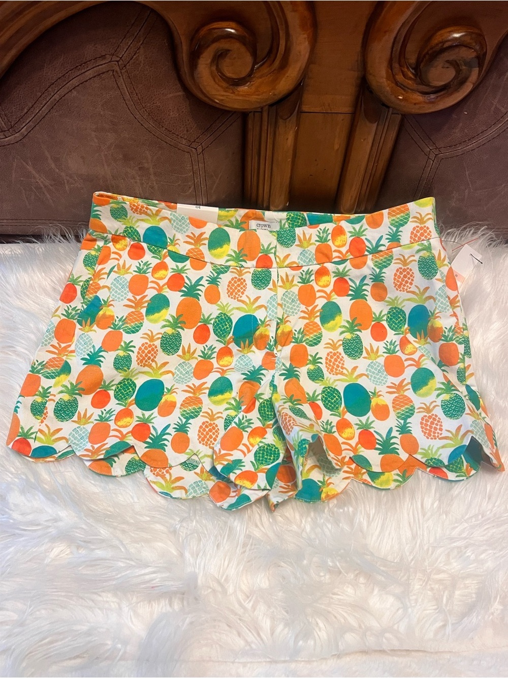 crown & ivy NWT High-Rise Scalloped pineapple Print women short size 10 - Picture 4 of 12